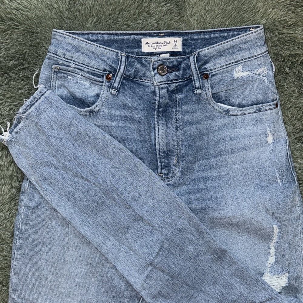 Abercrombie & Fitch Curve Love - The Super Skinny Ankle High Rise - Picture 3 of 4